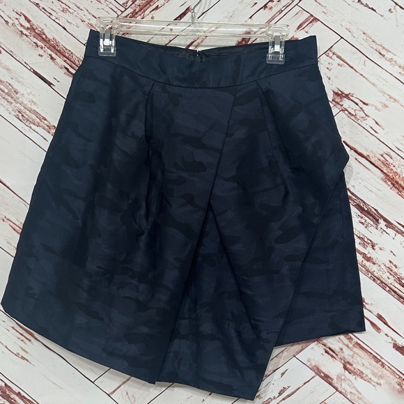 NWT Banana Republic camo pattern mini skirt - Picture 1 of 4